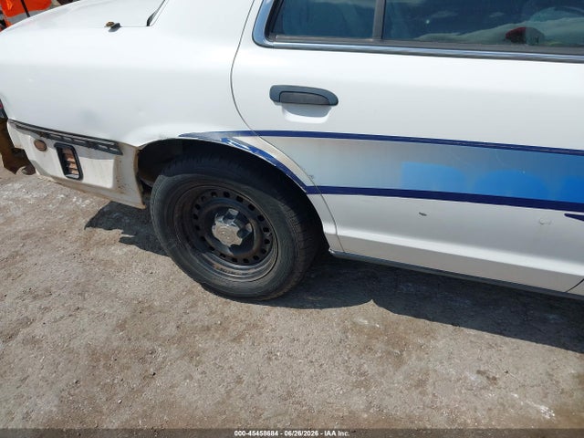 45458684 :رقم المزاد ، 2FAFP71W1YX178309 vin ، 2000 Ford Crown Victoria Police Interceptor مزاد بيع