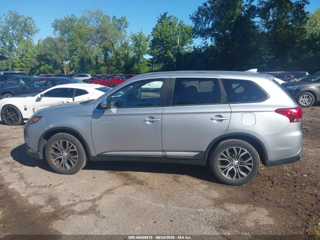 Продаж на аукціоні авто 2017 Mitsubishi Outlander Se, vin: JA4AD3A31HZ044089, номер лоту: 45458819