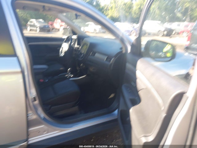 Продаж на аукціоні авто 2017 Mitsubishi Outlander Se, vin: JA4AD3A31HZ044089, номер лоту: 45458819