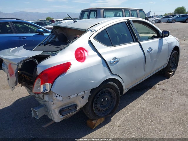 3N1CN7AP0JL820623 Nissan Versa 1.6 Sv