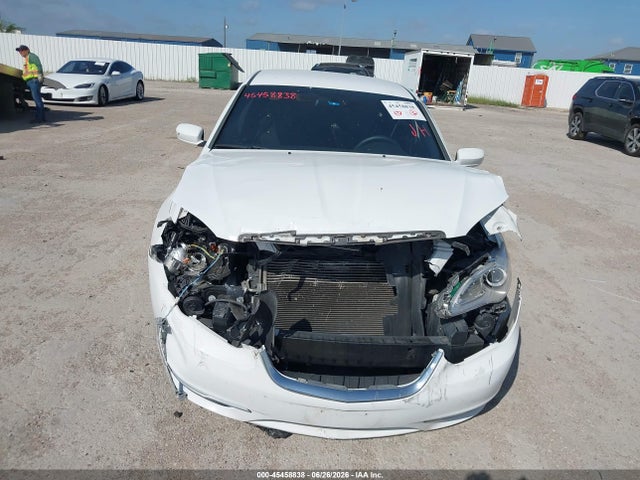 2013 Chrysler 200 Touring მანქანა იყიდება აუქციონზე, vin: 1C3CCBBB6DN629208, აუქციონის ნომერი: 45458838