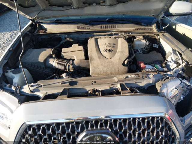 3TMCZ5AN9JM176392 Toyota Tacoma Trd Off Road