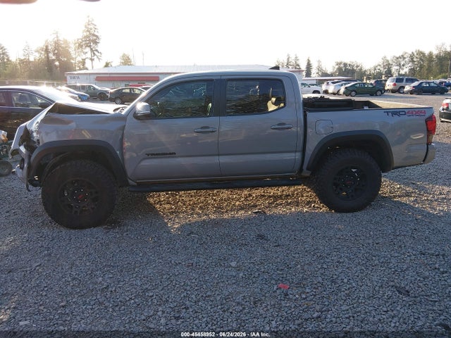 3TMCZ5AN9JM176392 Toyota Tacoma Trd Off Road