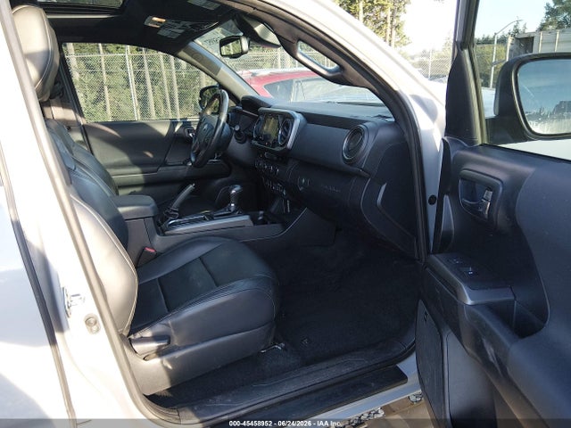 3TMCZ5AN9JM176392 Toyota Tacoma Trd Off Road