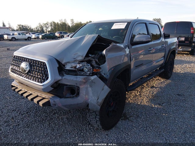 3TMCZ5AN9JM176392 Toyota Tacoma Trd Off Road