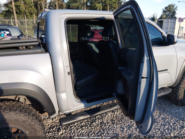 3TMCZ5AN9JM176392 Toyota Tacoma Trd Off Road