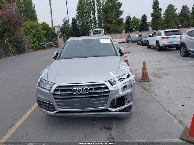 Audi Q5 2.0t Premium 2018 WA1BNAFY5J2076732 Image 12