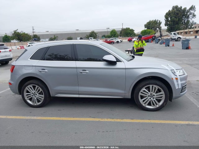 Audi Q5 2.0t Premium 2018 WA1BNAFY5J2076732 Image 13