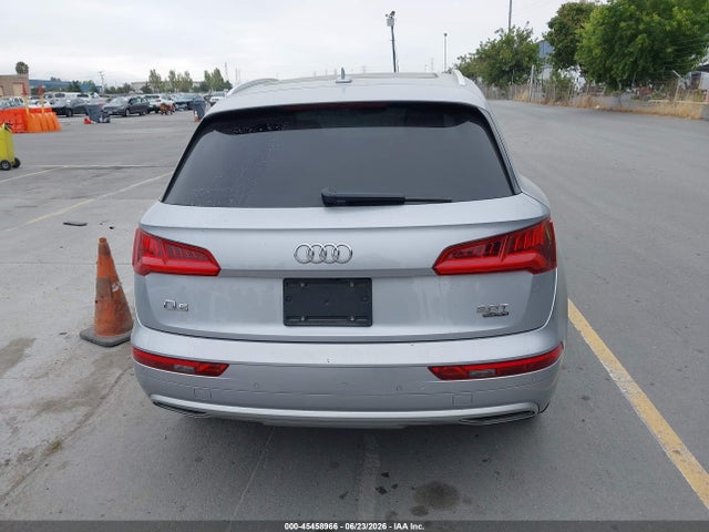 Audi Q5 2.0t Premium 2018 WA1BNAFY5J2076732 Image 16