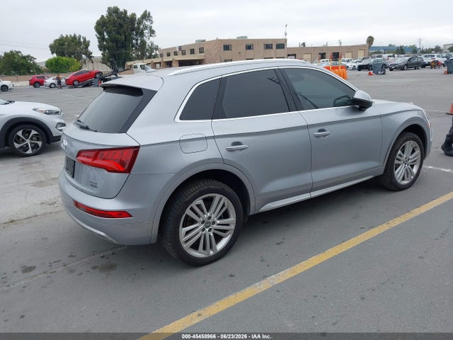Audi Q5 2.0t Premium 2018 WA1BNAFY5J2076732 Image 4