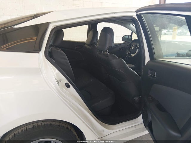 Toyota Prius Four 2017 JTDKARFU7H3049243 Image 8