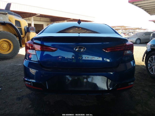 Hyundai ELANTRA SEL 2019 5NPD84LFXKH427631 Image 17