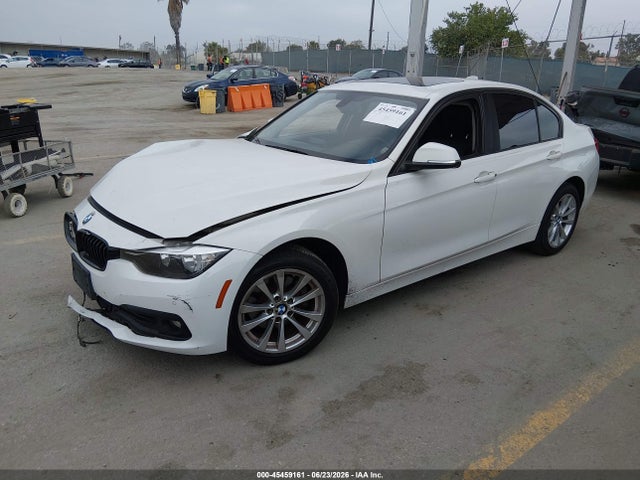 BMW 320i 2017 WBA8E1G3XHNU16563 Image 2