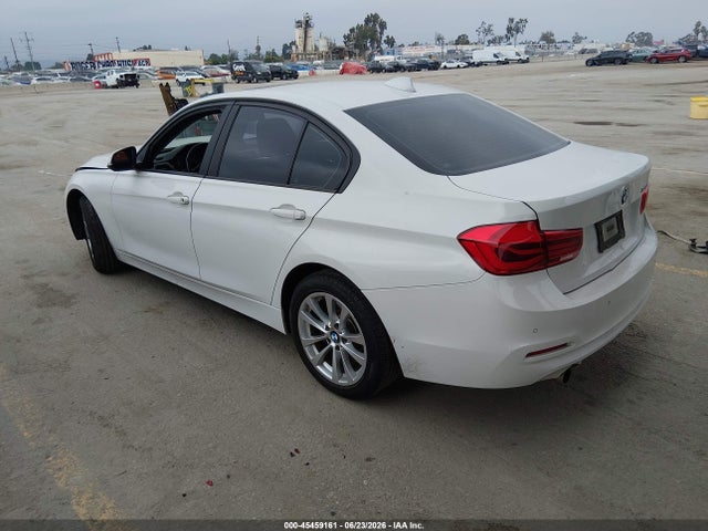 BMW 320i 2017 WBA8E1G3XHNU16563 Image 3