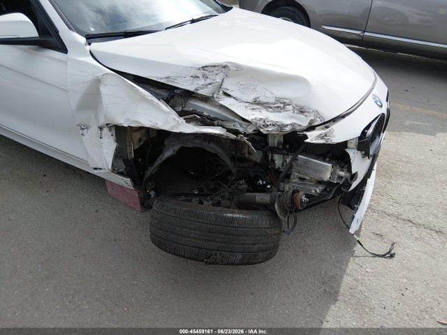 BMW 320i 2017 WBA8E1G3XHNU16563 Image 12