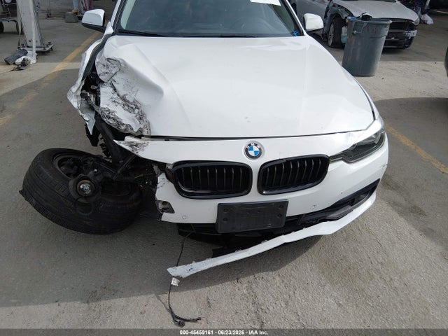 BMW 320i 2017 WBA8E1G3XHNU16563 Image 13
