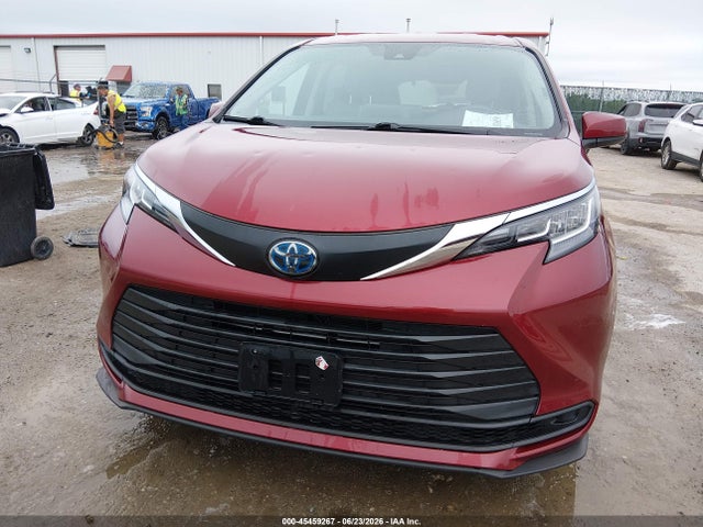 Toyota SIENNA LE 2021 5TDKRKECXMS043146 Image 12