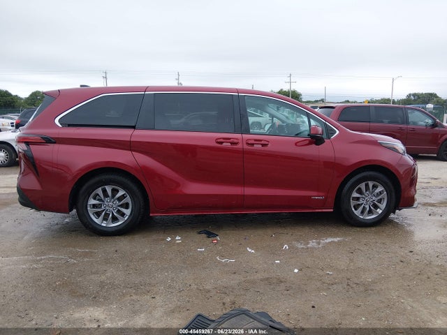 Toyota SIENNA LE 2021 5TDKRKECXMS043146 Image 13