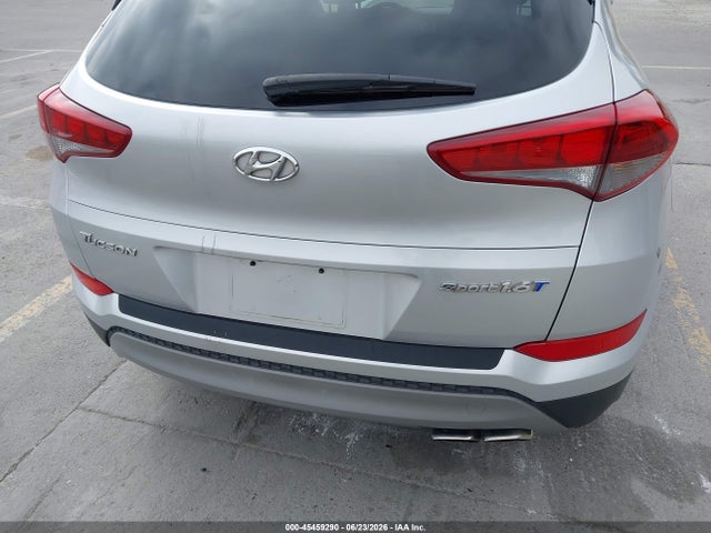 KM8J33A2XHU468010 Hyundai Tucson Sport