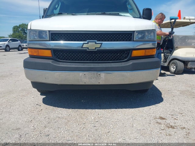 Chevrolet Express 2500 Work Van 2018 1GCWGAFG8J1340444 Image 18