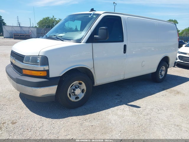 Chevrolet Express 2500 Work Van 2018 1GCWGAFG8J1340444 Image 2