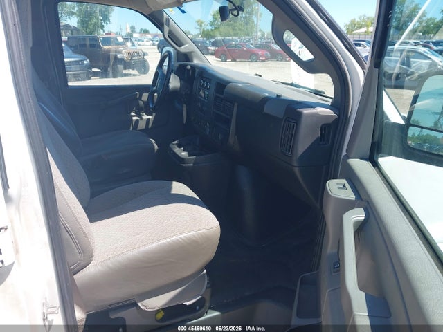 Chevrolet Express 2500 Work Van 2018 1GCWGAFG8J1340444 Image 5