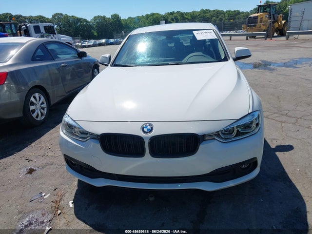 2018 Bmw 320i Xdrive მანქანა იყიდება აუქციონზე, vin: WBA8E5G55JNV02930, აუქციონის ნომერი: 45459688