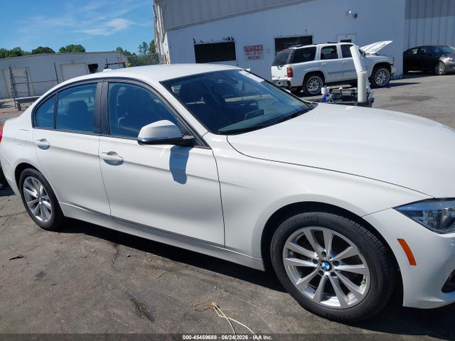 2018 Bmw 320i Xdrive მანქანა იყიდება აუქციონზე, vin: WBA8E5G55JNV02930, აუქციონის ნომერი: 45459688