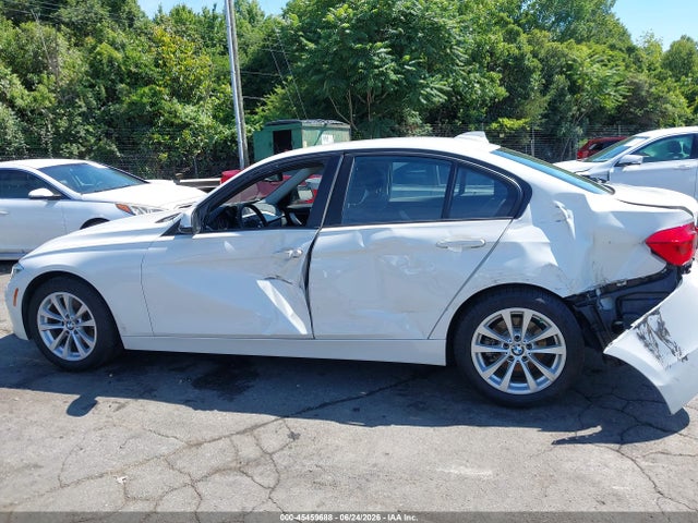 2018 Bmw 320i Xdrive მანქანა იყიდება აუქციონზე, vin: WBA8E5G55JNV02930, აუქციონის ნომერი: 45459688
