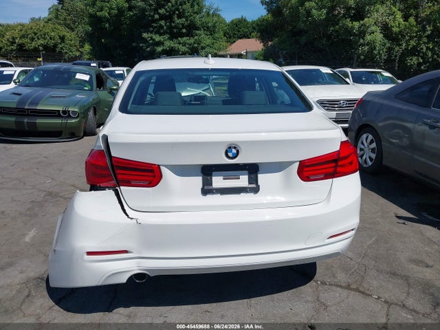 2018 Bmw 320i Xdrive მანქანა იყიდება აუქციონზე, vin: WBA8E5G55JNV02930, აუქციონის ნომერი: 45459688