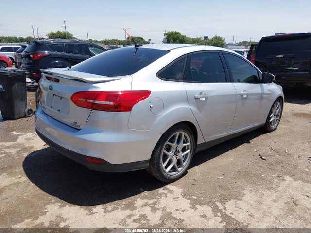 Ford FOCUS SE 2015 1FADP3F22FL255415 Image 4