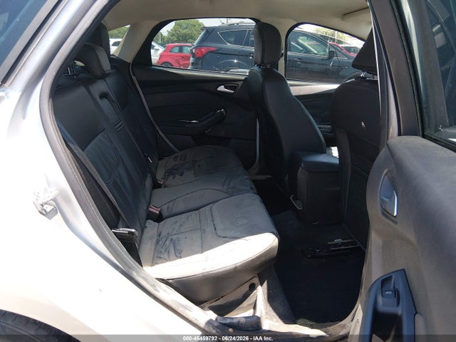 Ford FOCUS SE 2015 1FADP3F22FL255415 Image 8