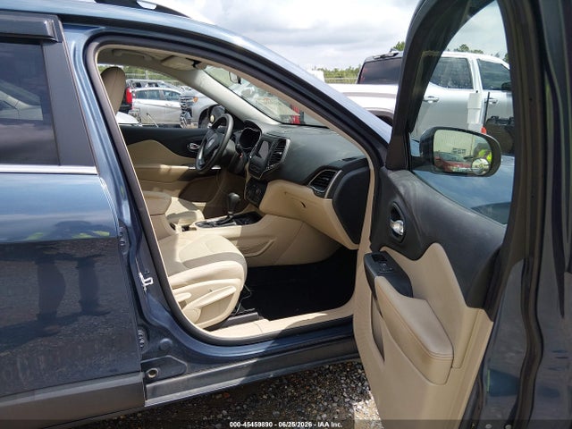 1C4PJLCB2KD474019 Jeep Cherokee Latitude Fwd
