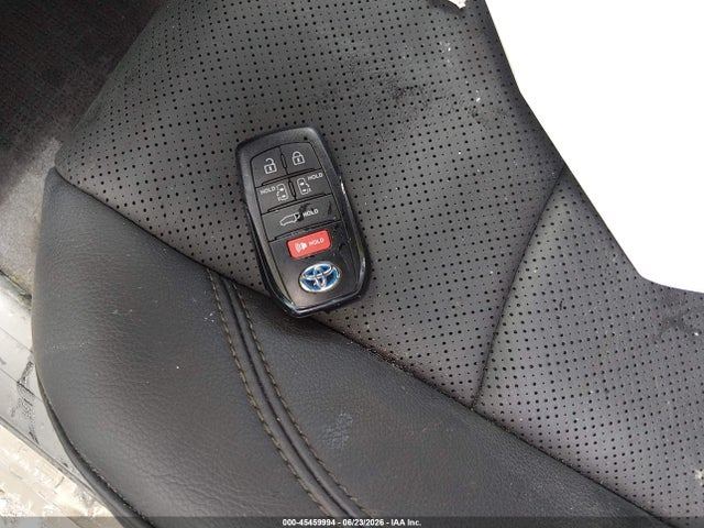 Toyota Sienna Platinum 2025 5TDERKECXSS254101 Image 11