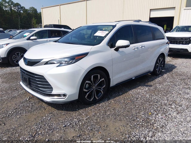 Toyota Sienna Platinum 2025 5TDERKECXSS254101 Image 2