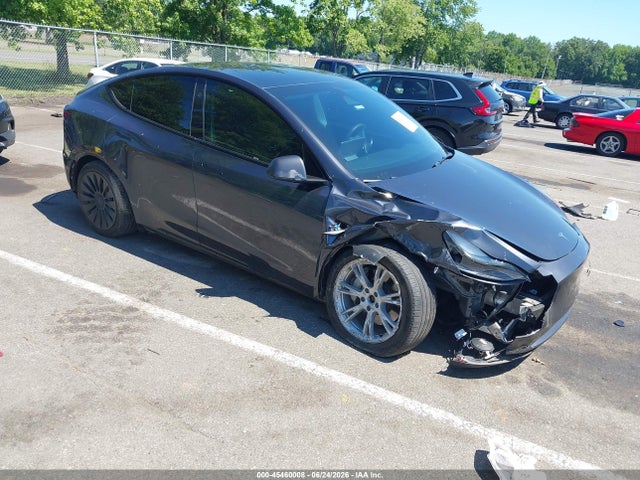 Tesla Model Y Long Range Dual Motor All-wheel Drive 2024 7SAYGDEE4RA265559 главное изображение