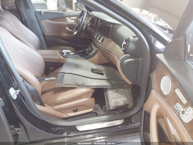 2017 Mercedes-benz E 300 4matic მანქანა იყიდება აუქციონზე, vin: WDDZF4KB7HA209811, აუქციონის ნომერი: 45460081