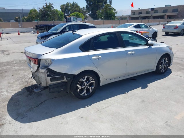 3KPF24AD1KE075622 KIA Forte Lxs