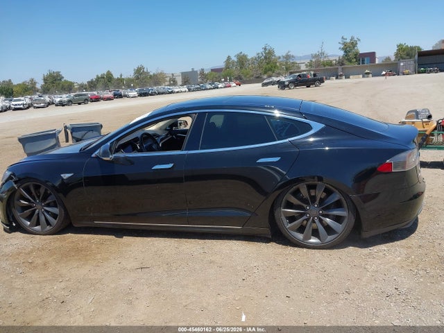 45460162 :رقم المزاد ، 5YJSA1CG2DFP20699 vin ، 2013 Tesla Model S مزاد بيع
