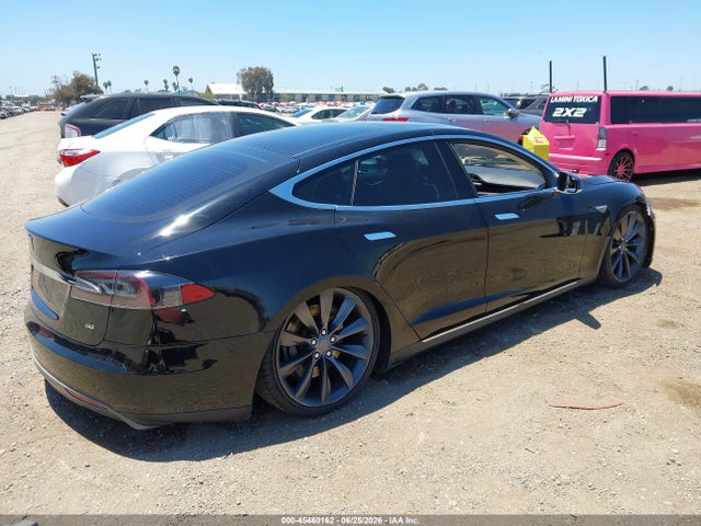 45460162 :رقم المزاد ، 5YJSA1CG2DFP20699 vin ، 2013 Tesla Model S مزاد بيع