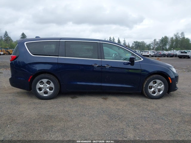 Chrysler Pacifica Hybrid Touring Plus 2018 2C4RC1H73JR276248 Image 14