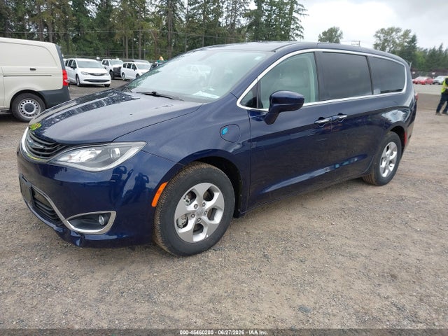 Chrysler Pacifica Hybrid Touring Plus 2018 2C4RC1H73JR276248 Image 2