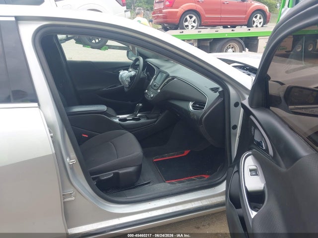 Chevrolet MALIBU LT 2018 1G1ZD5ST2JF227374 Image 5
