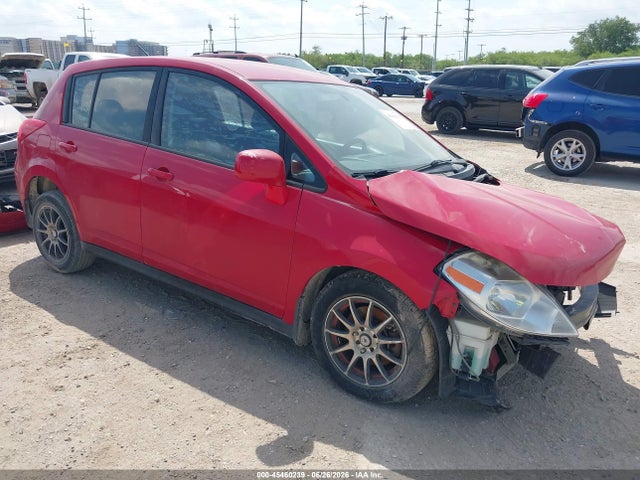 2010 Nissan Versa 1.8s მანქანა იყიდება აუქციონზე, vin: 3N1BC1CP7AL447205, აუქციონის ნომერი: 45460239