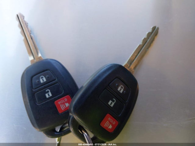 Toyota RAV4 LE 2018 JTMZFREV0JJ158462 Image 11