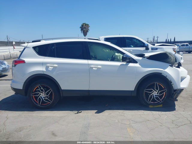 Toyota RAV4 LE 2018 JTMZFREV0JJ158462 Image 13