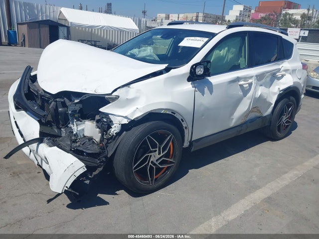 Toyota RAV4 LE 2018 JTMZFREV0JJ158462 Image 2
