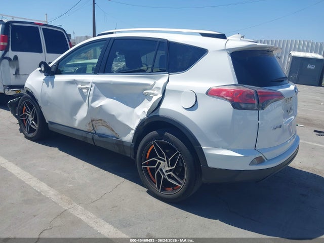 Toyota RAV4 LE 2018 JTMZFREV0JJ158462 Image 3