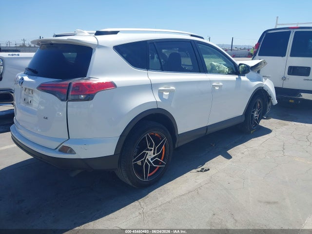 Toyota RAV4 LE 2018 JTMZFREV0JJ158462 Image 4