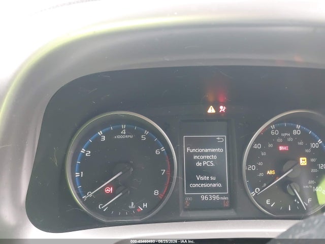 Toyota RAV4 LE 2018 JTMZFREV0JJ158462 Image 7